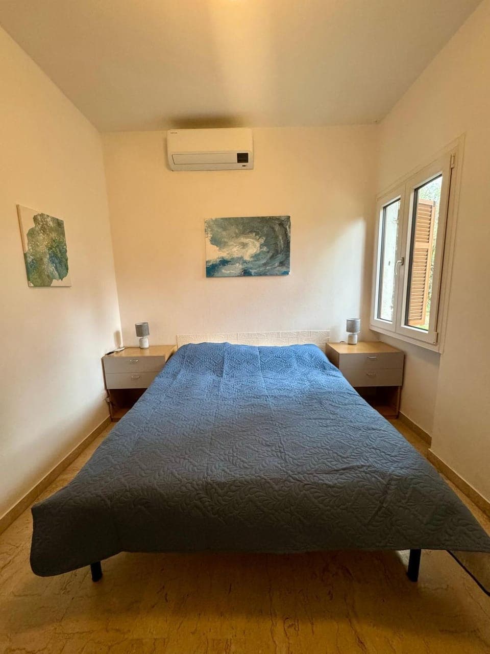 Bed, Bedroom, air conditioner