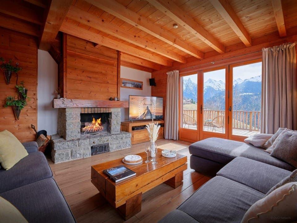 Natural landscape, Winter, TV and multimedia, Living room, Seating area, Mountain view