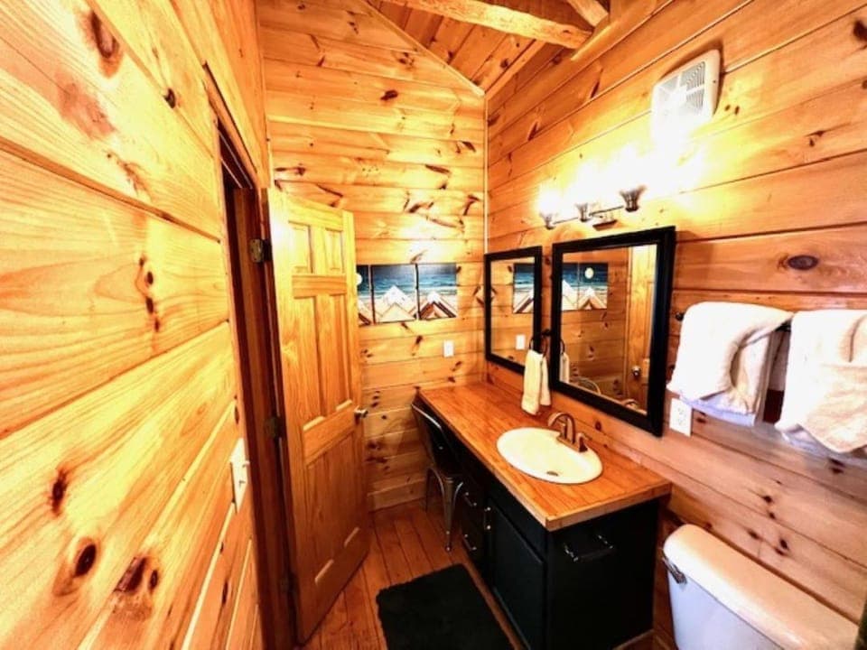 VIEWS - Spring sale! - King Bed - Pets Welcome House in Sevier County