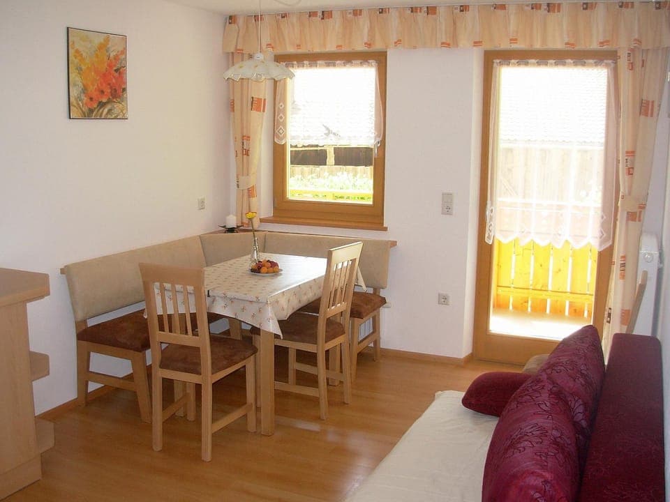 Seating area, Dining area