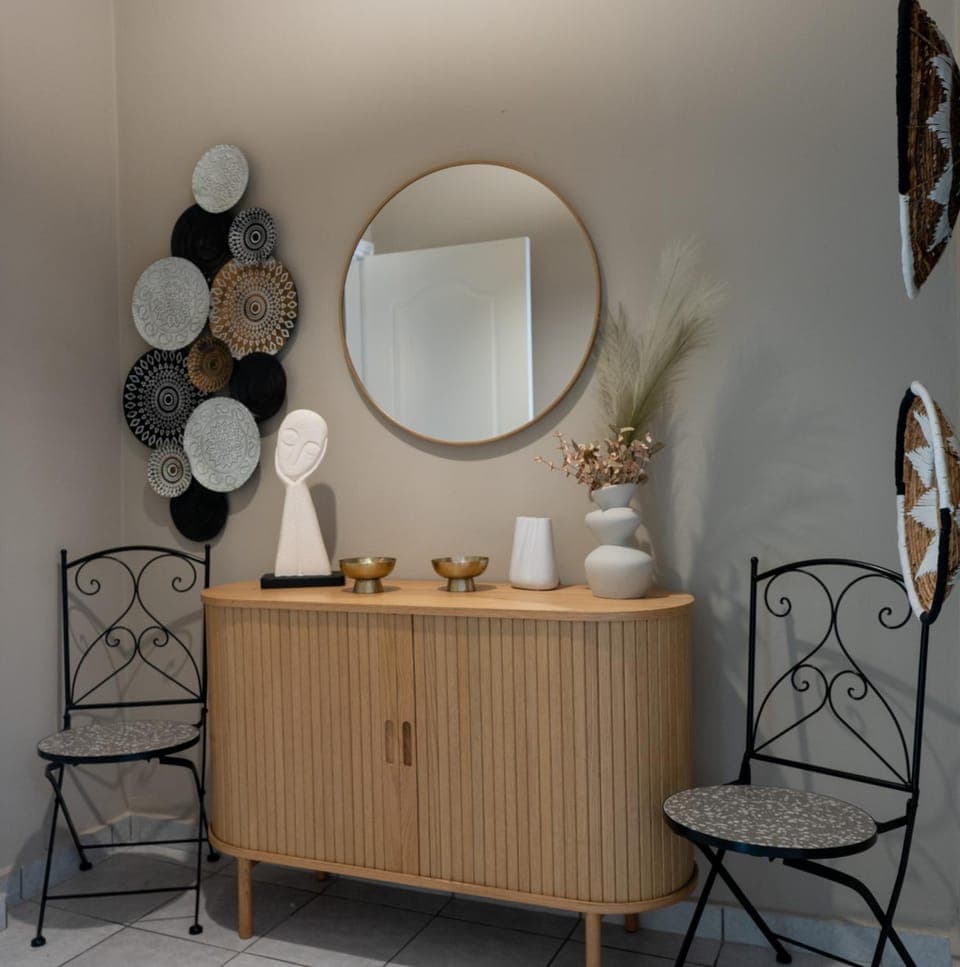 Decorative detail, Seating area