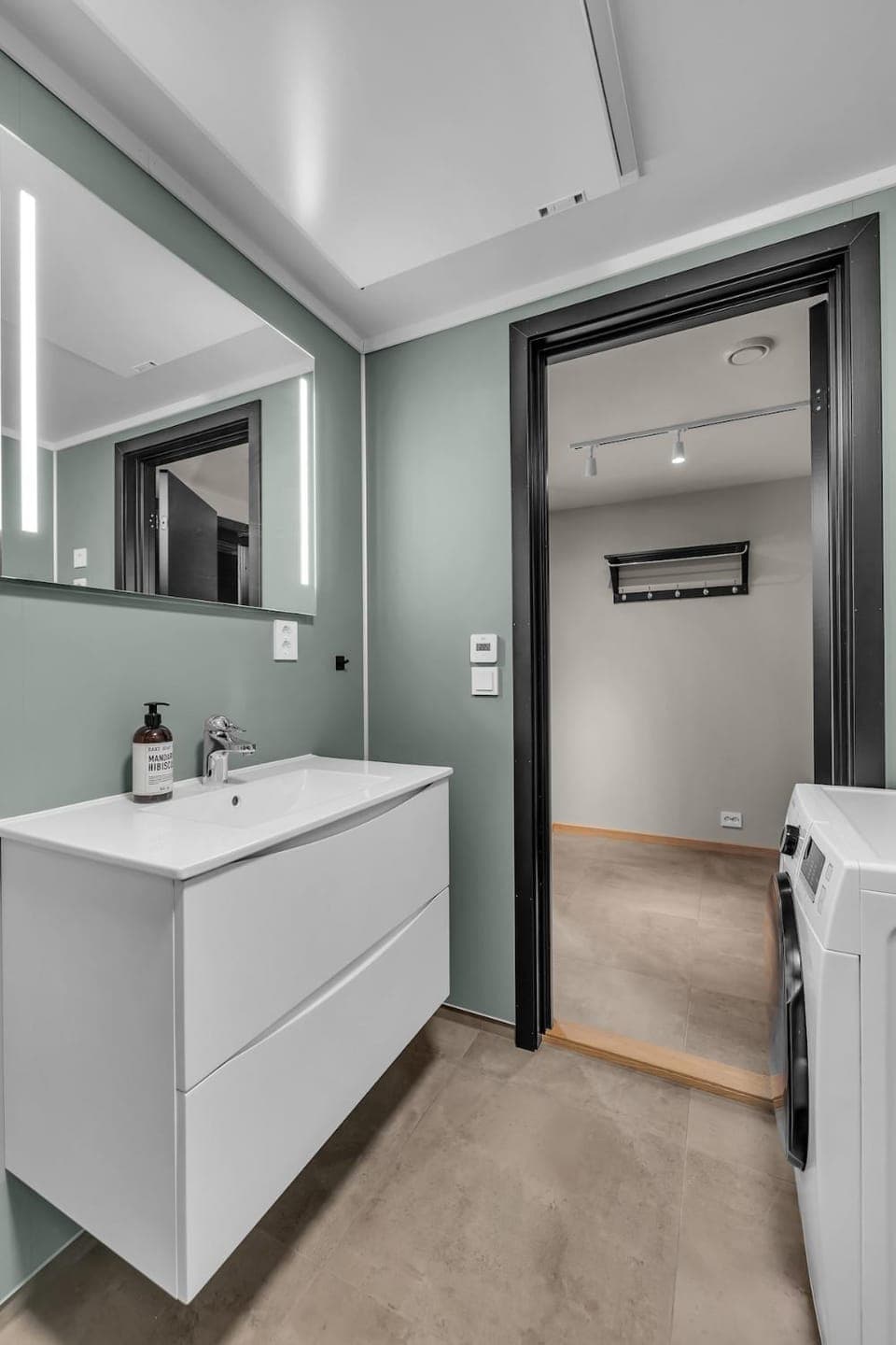 Bathroom, washing machine