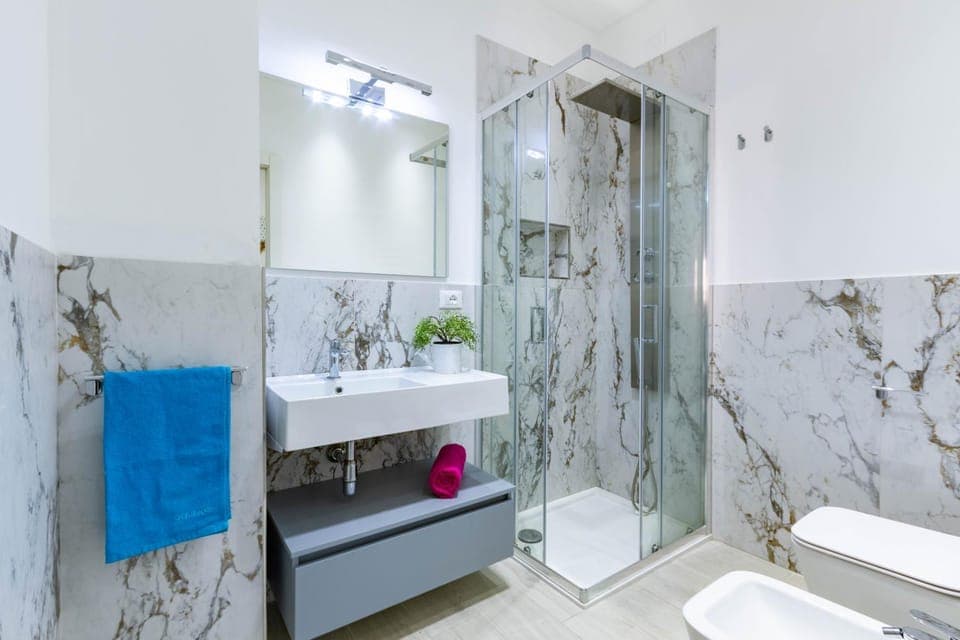 Shower, Toilet, Bathroom