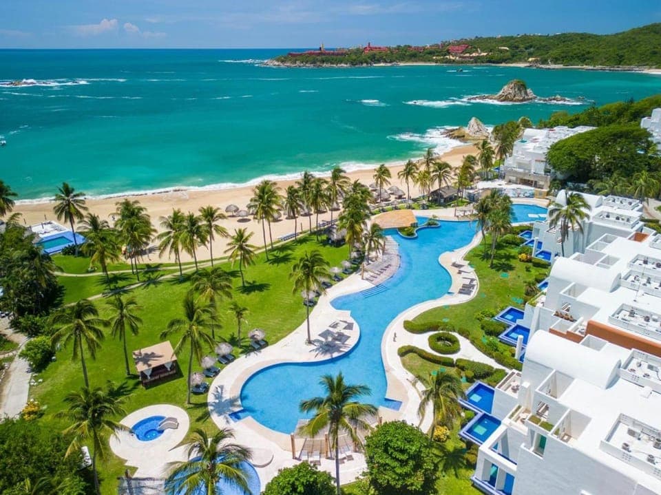 Day, Natural landscape, Bird's eye view, Beach, Sea view, Swimming pool
