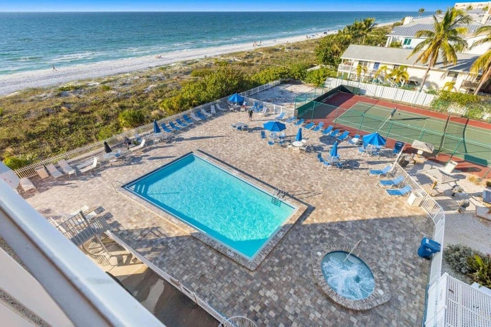 Hot Tub, Beach, Pool view, Sea view, Swimming pool