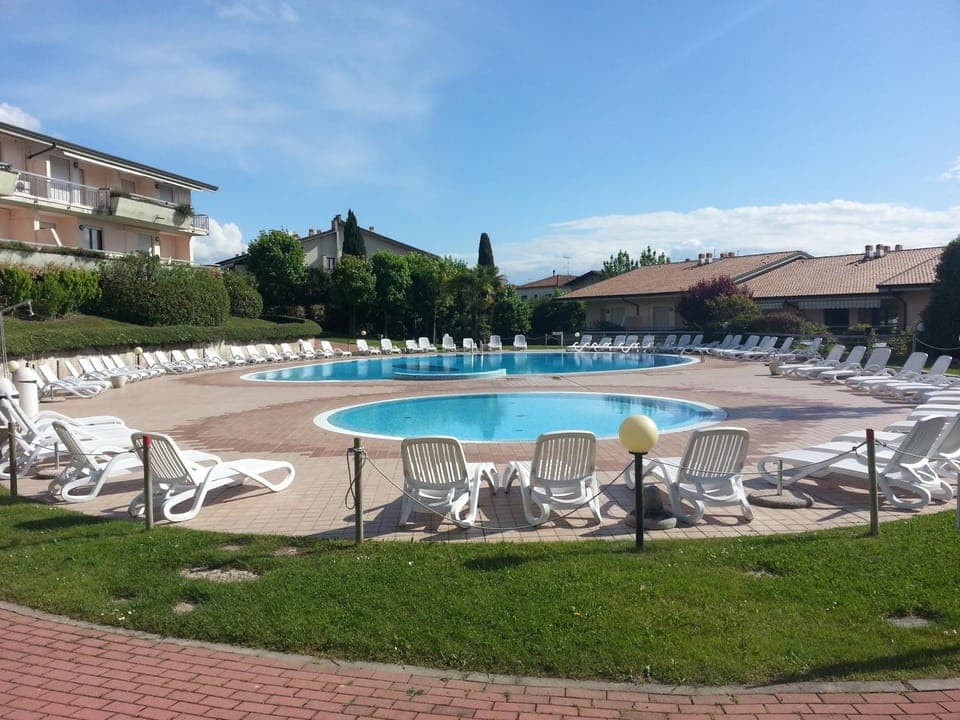 Swimming pool, Swimming pool