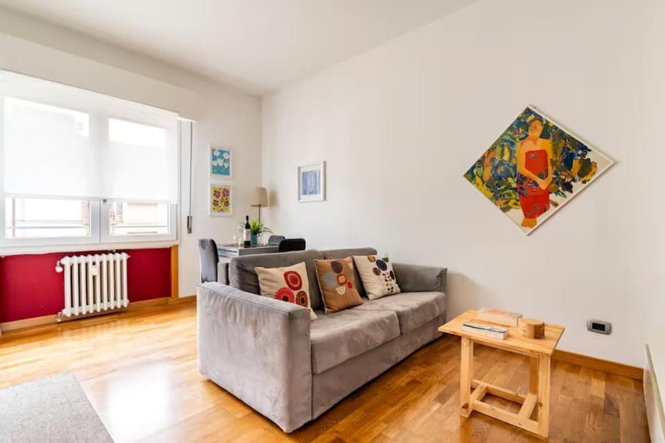 Living room, Seating area, internet