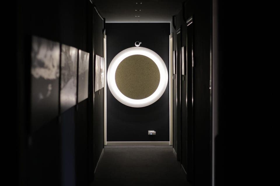 Decorative detail, Area and facilities