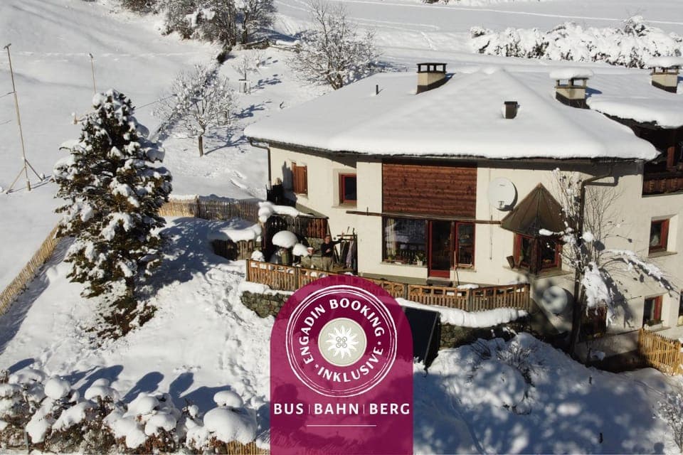 Property building, Facade/entrance, Off site