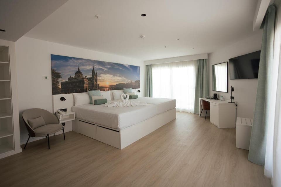 Photo of the whole room
