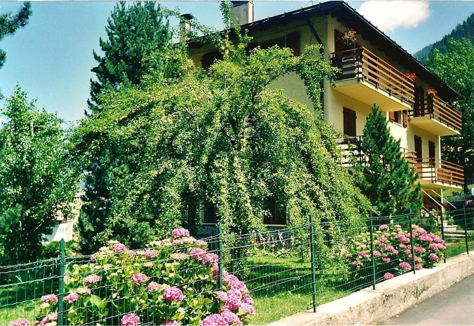 Facade/entrance, Garden