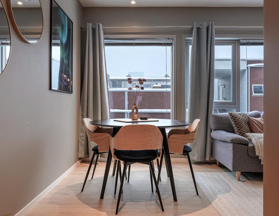 Living room, Dining area