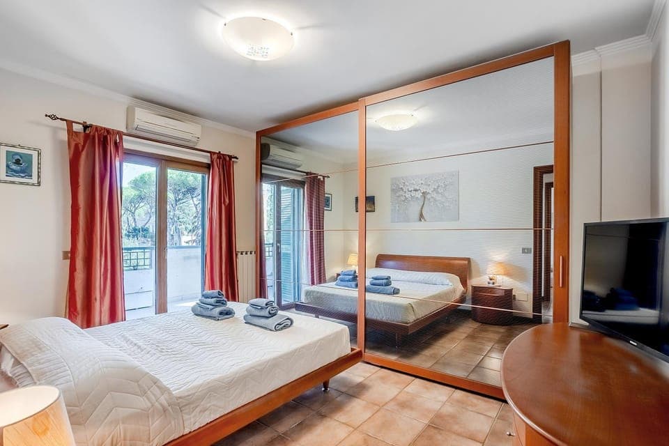 TV and multimedia, View (from property/room), Bedroom, locker, air conditioner