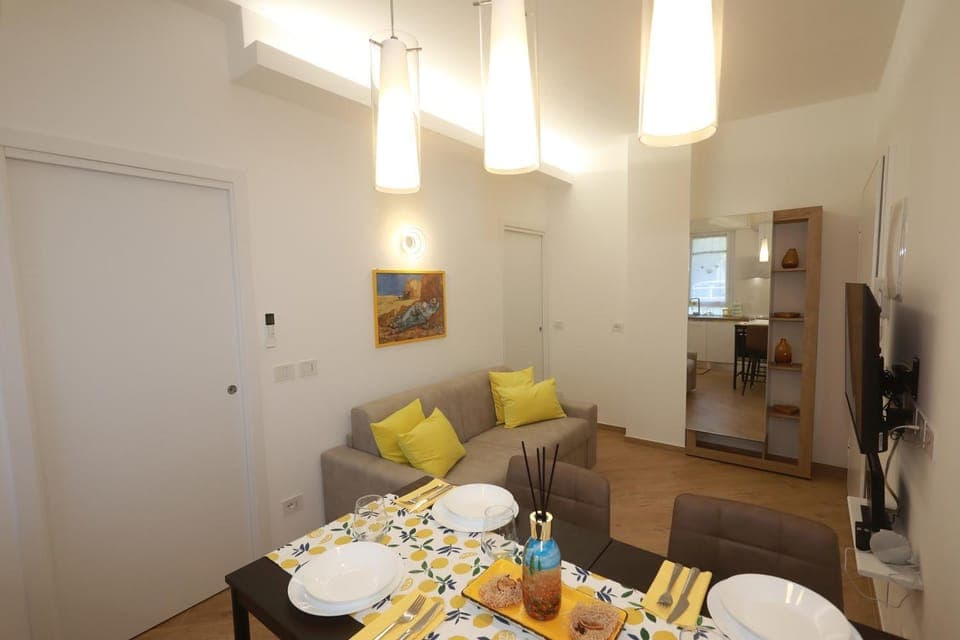 Living room, Dining area