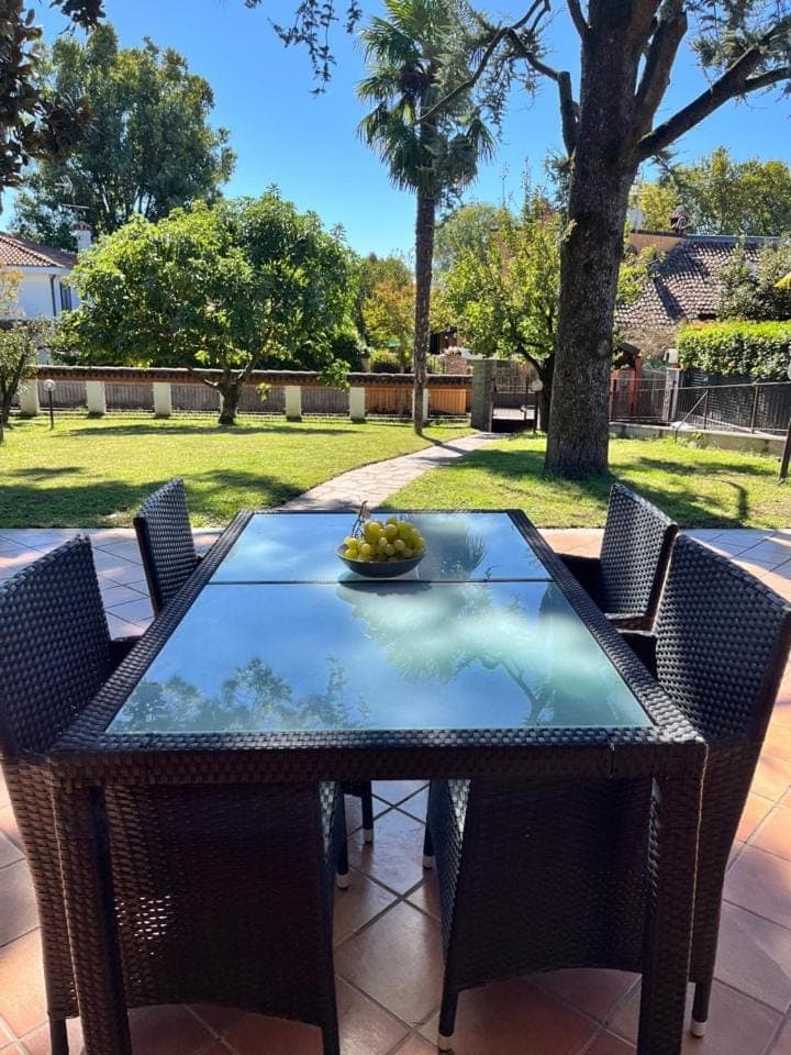 Patio, BBQ facilities, Garden, Dining area, Garden view