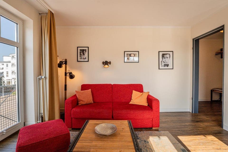 Living room, Photo of the whole room