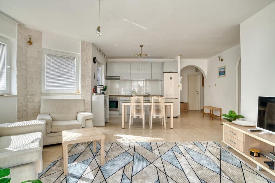 Living room, Seating area, Dining area