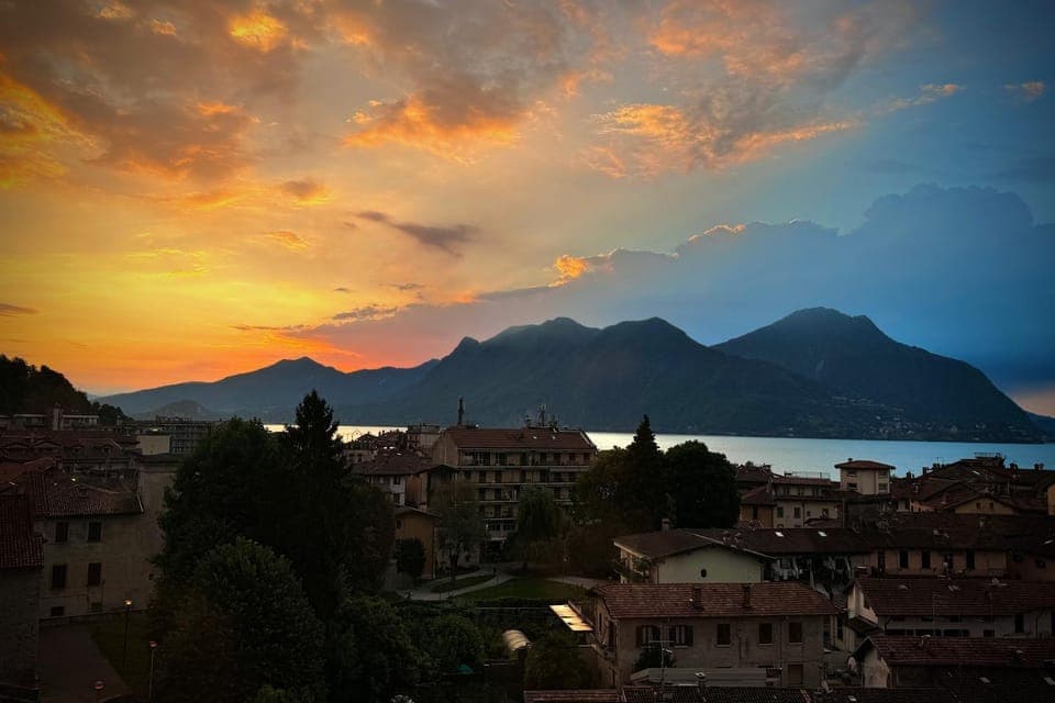 Natural landscape, Lake view, Mountain view, Sunrise