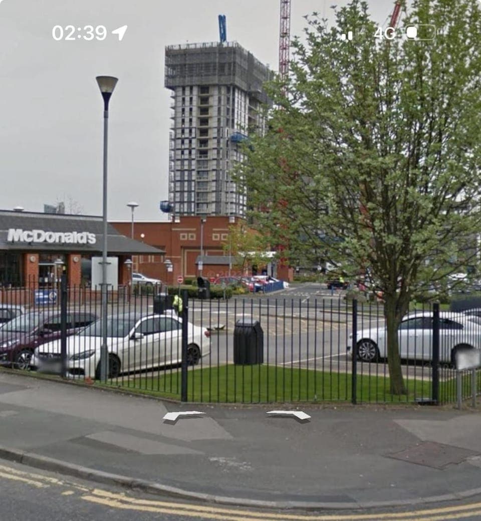 Restaurant/places to eat, Location