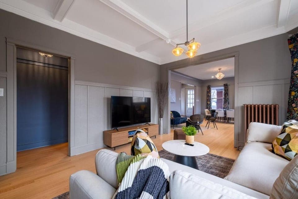 Communal lounge/ TV room