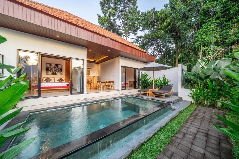 Property building, Swimming pool