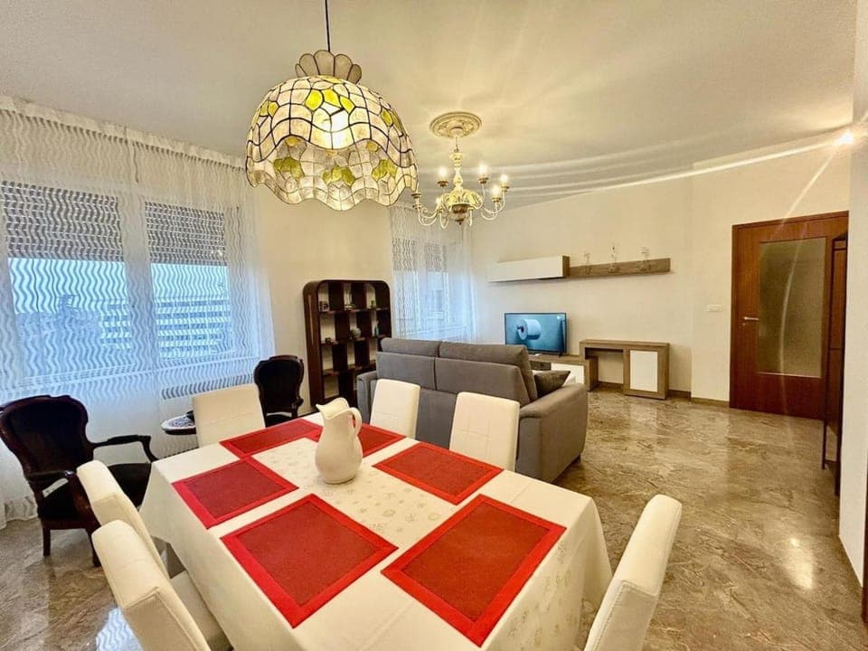 TV and multimedia, Living room, Dining area