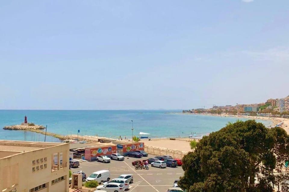 Ático Loft Playa frente al Puerto Apartment in Villajoyosa