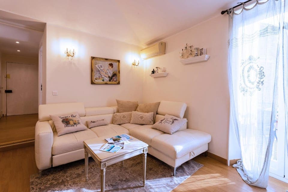 Living room, air conditioner