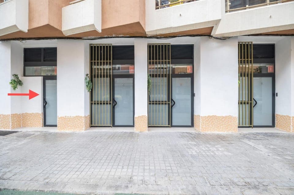 Property building, Facade/entrance, Off site