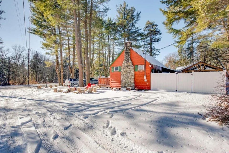 Property building, Day, Natural landscape, Winter
