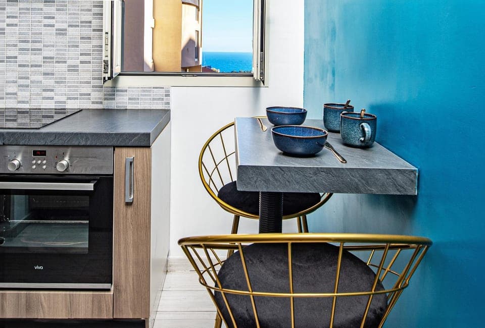 Dining area, dishwasher