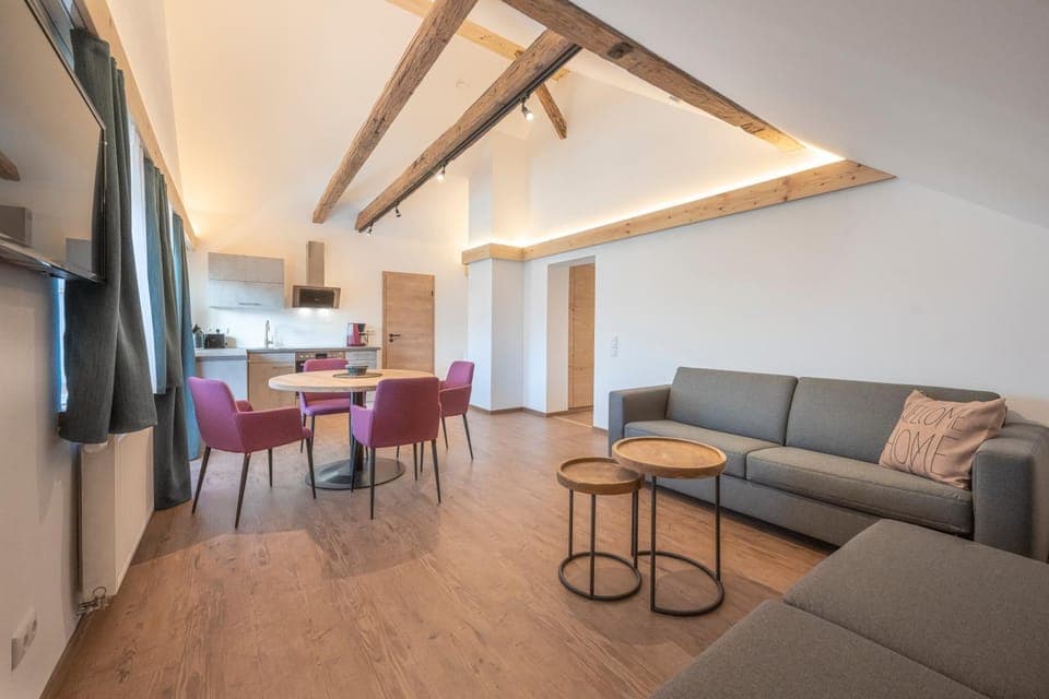 Living room, Dining area