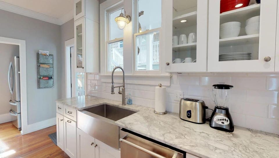 Kitchen or kitchenette