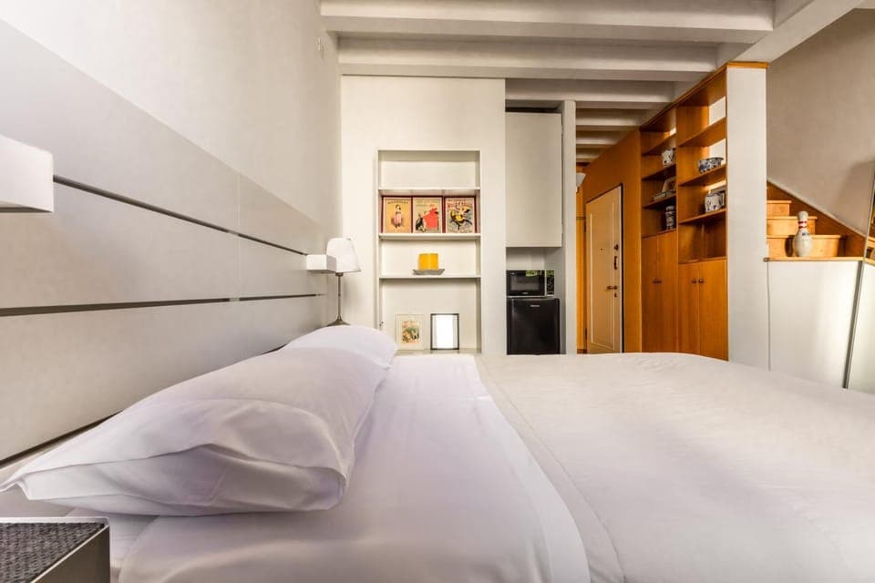 Bed, Bedroom, microwave, minibar, wardrobe