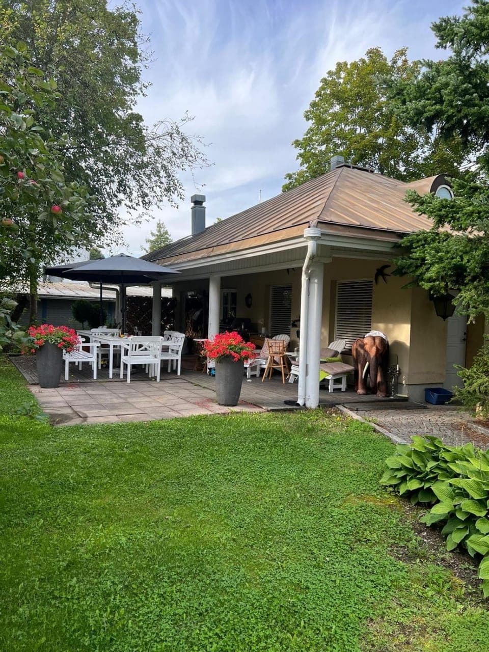 Property building, Patio, Day