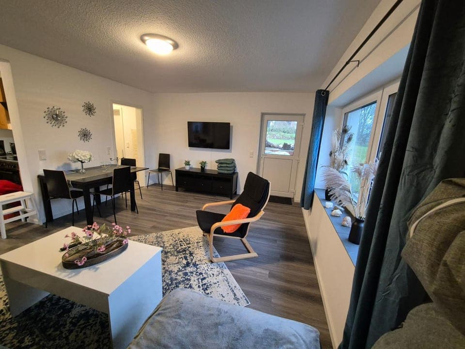 TV and multimedia, Living room, Dining area