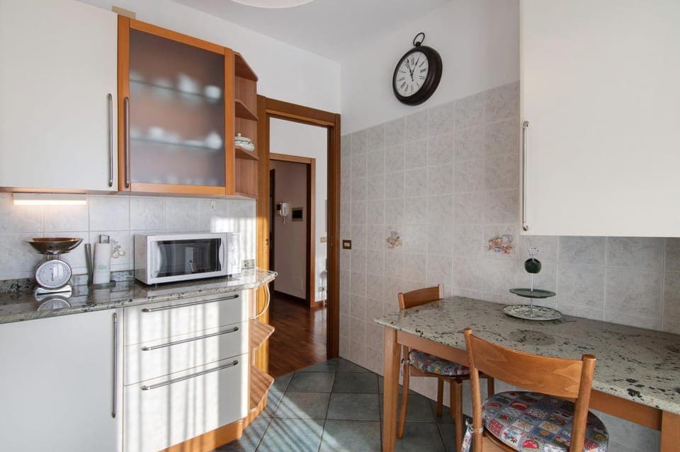 Property building, Kitchen or kitchenette, Living room