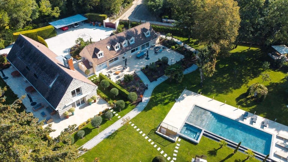 Property building, Spring