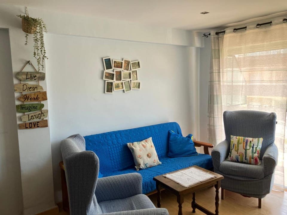 Communal lounge/ TV room