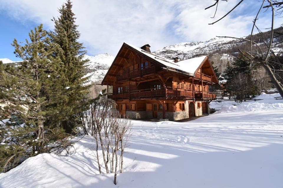 Property building, Skiing, Skiing, Mountain view