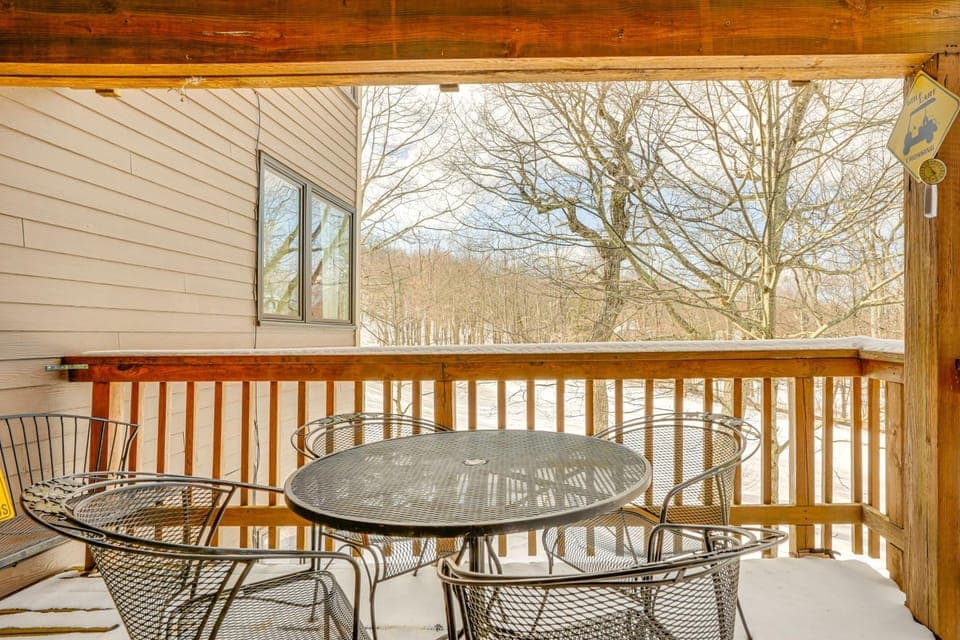 Wintergreen Resort Condo Deck and Golf Course Views Apartment in Nelson County