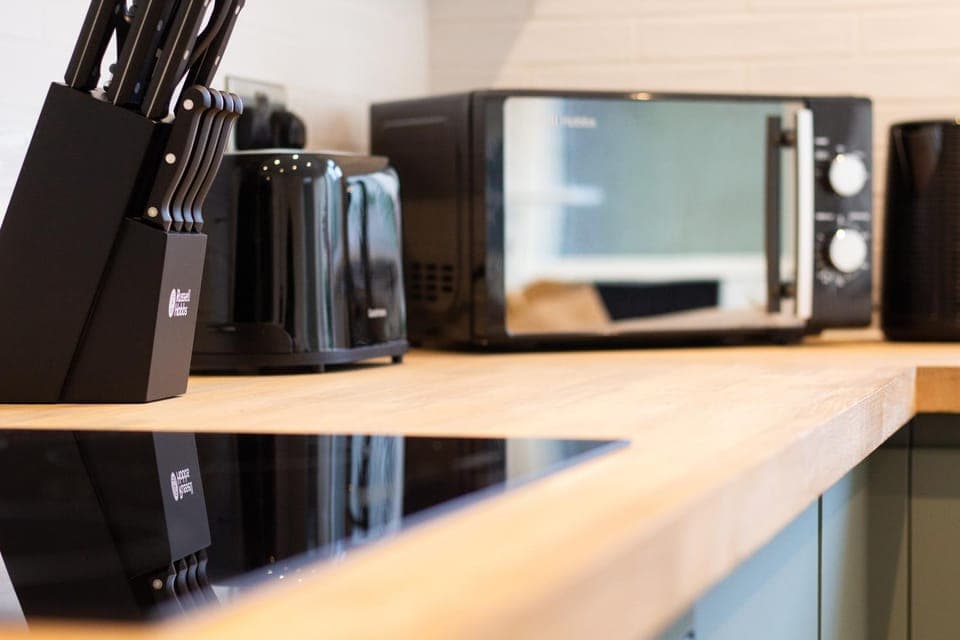 Coffee/tea facilities, Kitchen or kitchenette, minibar, oven, toaster