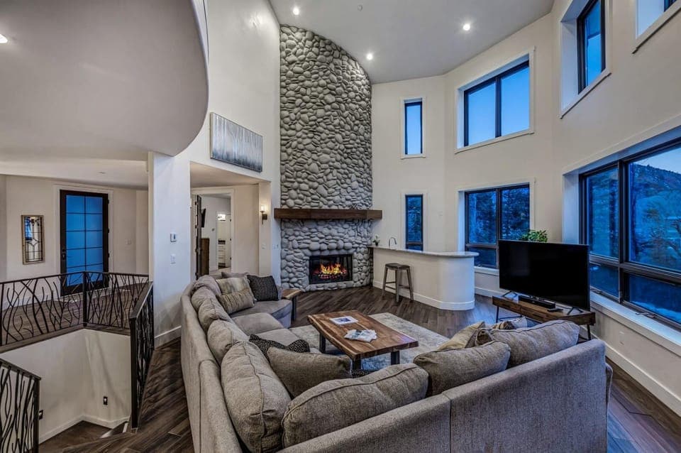 TV and multimedia, Living room, Seating area