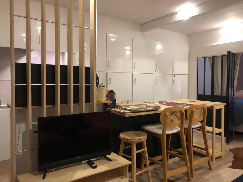 Property building, Meals