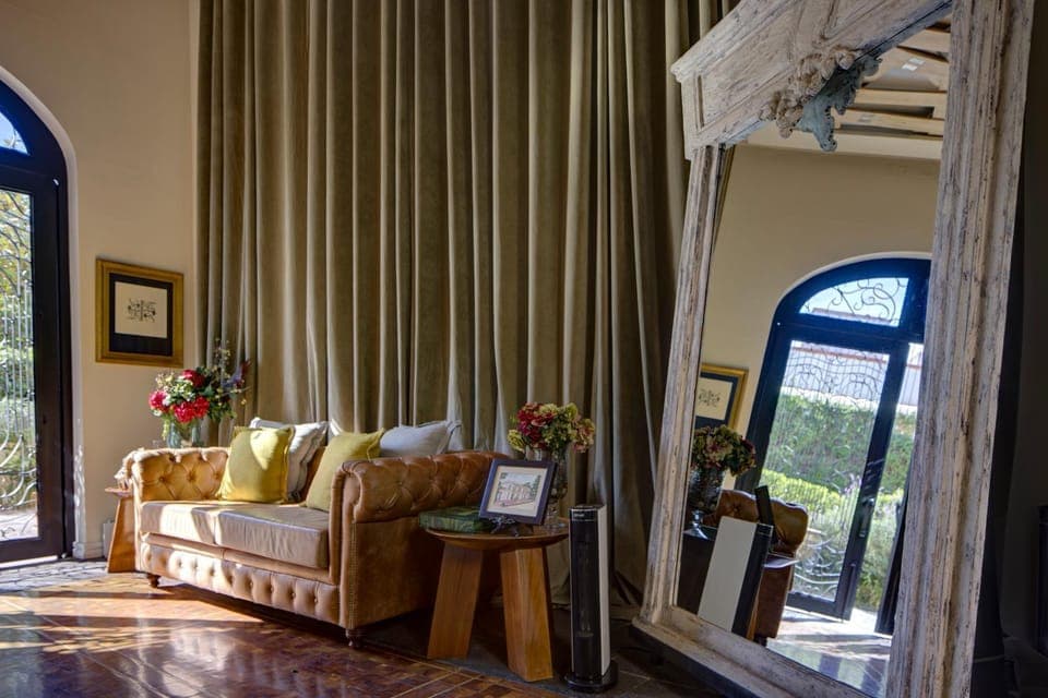 Property building, Lobby or reception