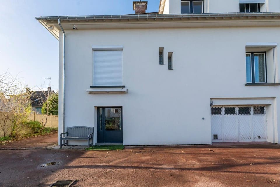 Property building, Day