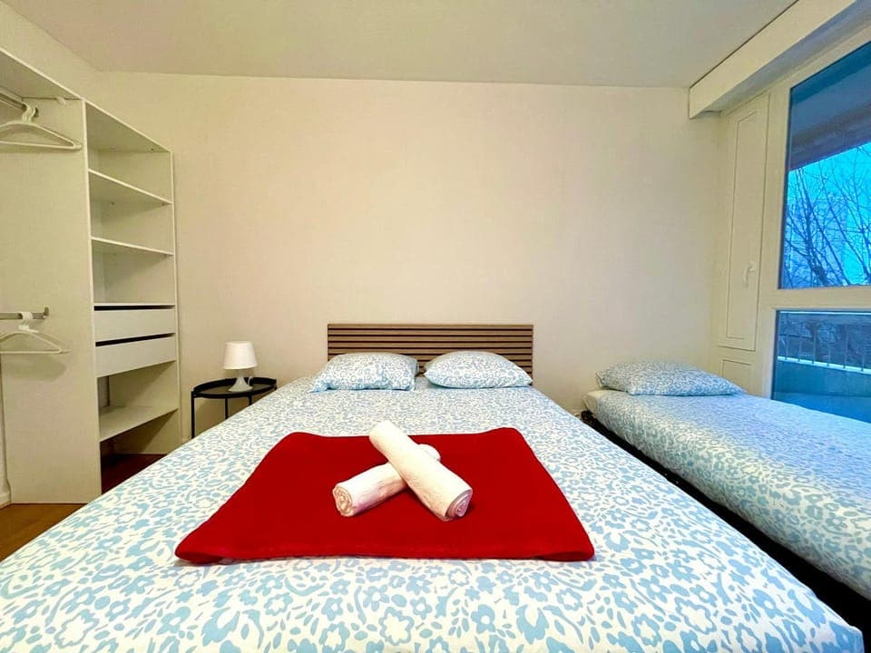 Bed, Balcony/Terrace, Photo of the whole room, Bedroom, towels