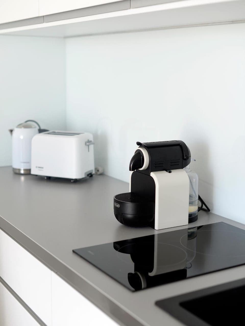 Coffee/tea facilities, Kitchen or kitchenette, Dining area