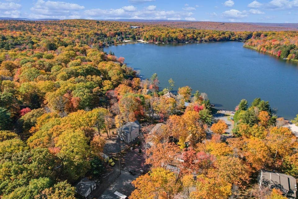Nearby landmark, Day, Natural landscape, Bird's eye view, Lake view