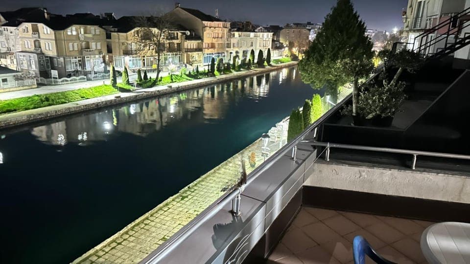 Night, Balcony/Terrace, City view, River view